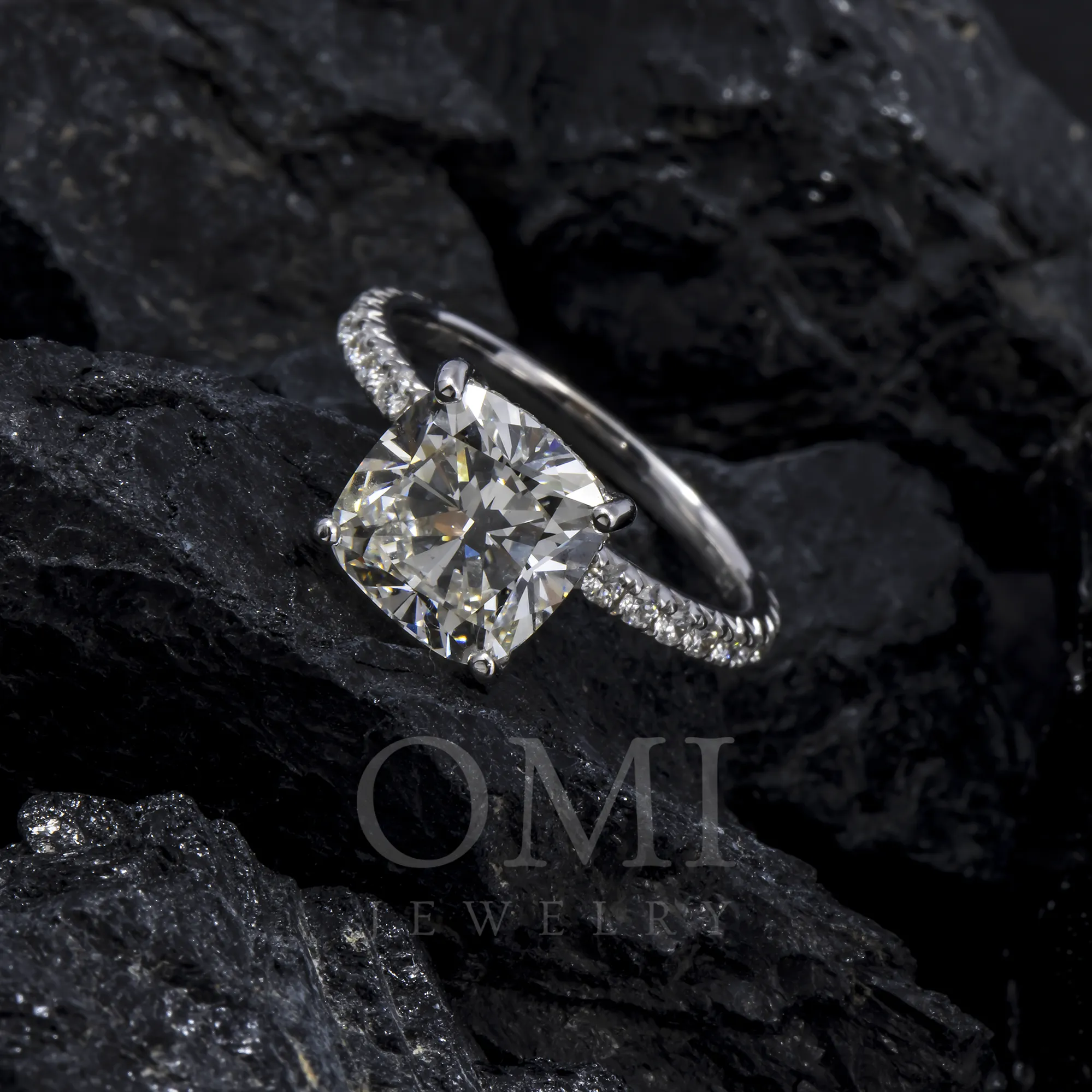 18K GOLD CUSHION CUT LAB DIAMOND ENGAGEMENT RING 3.93 CTW