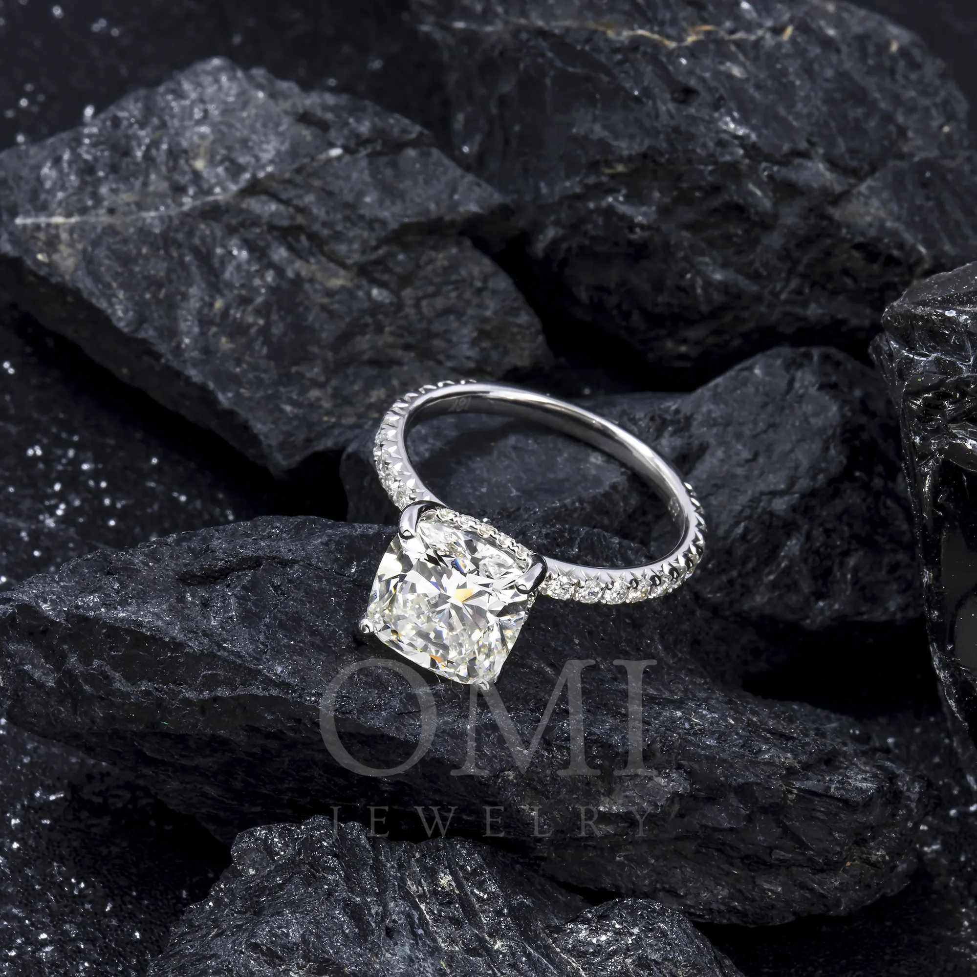 18K GOLD CUSHION CUT LAB DIAMOND ENGAGEMENT RING 3.93 CTW