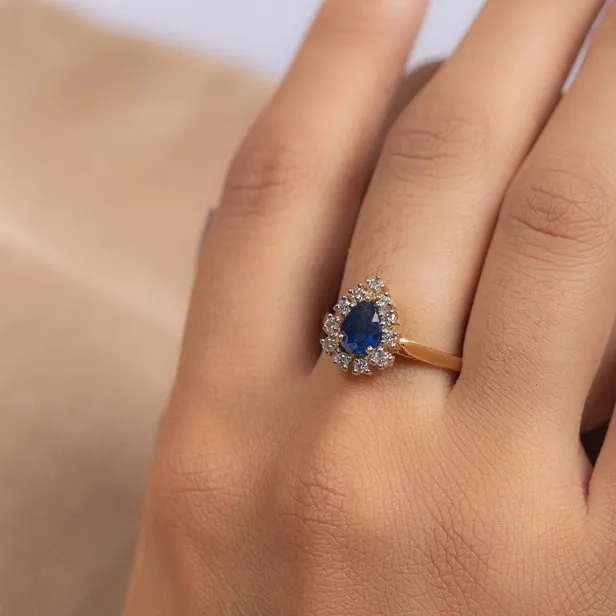 18K Gold Sapphire& Diamond Engagement Ring