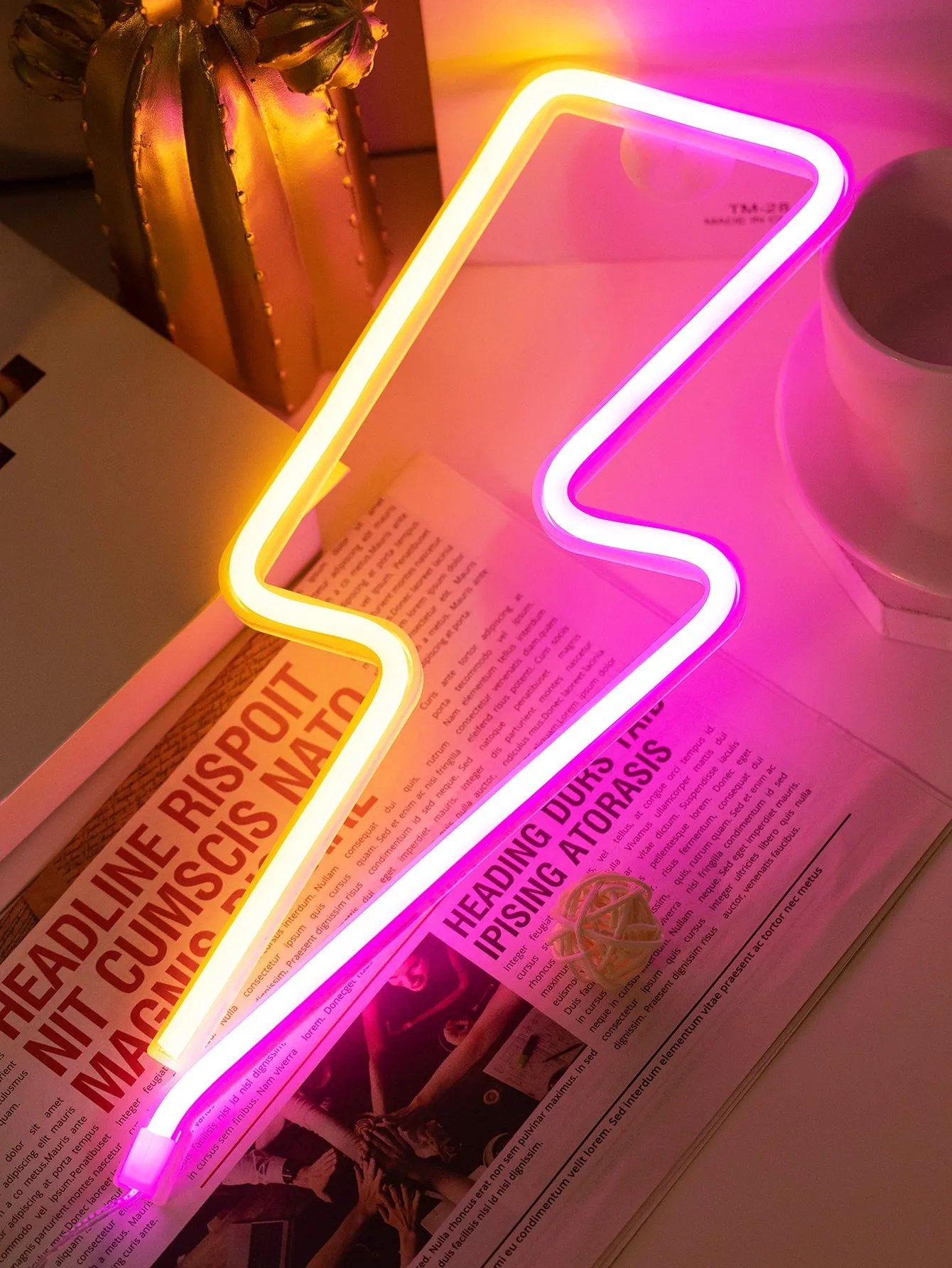 1pc Lightning Shaped Neon Light