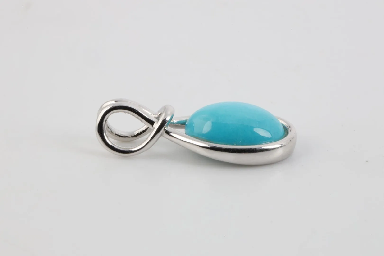 925 Silver 6.95tcw Larimar Stone Pendant (3.78g.)