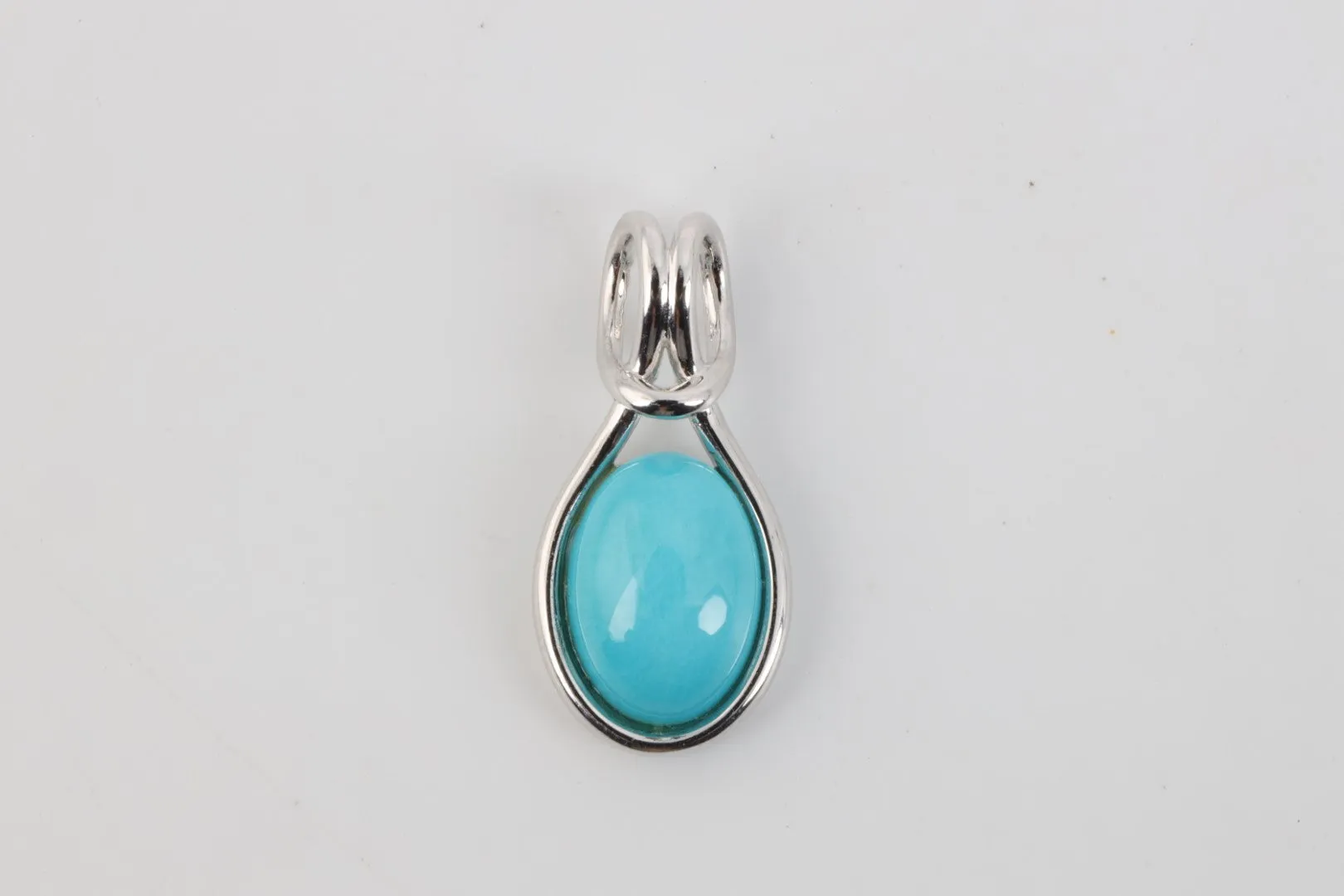 925 Silver 6.95tcw Larimar Stone Pendant (3.78g.)