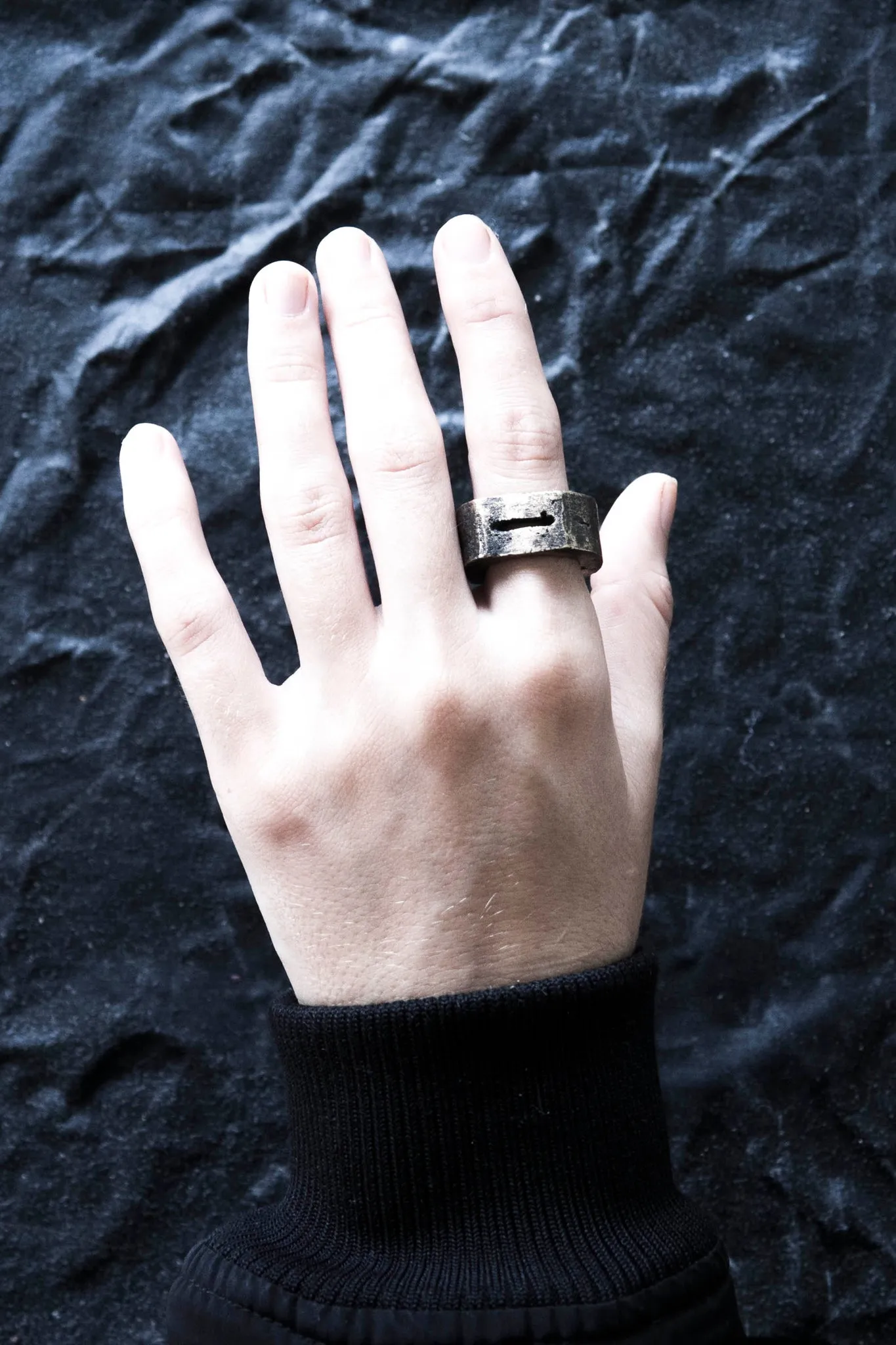 Crevasse Medium Ring