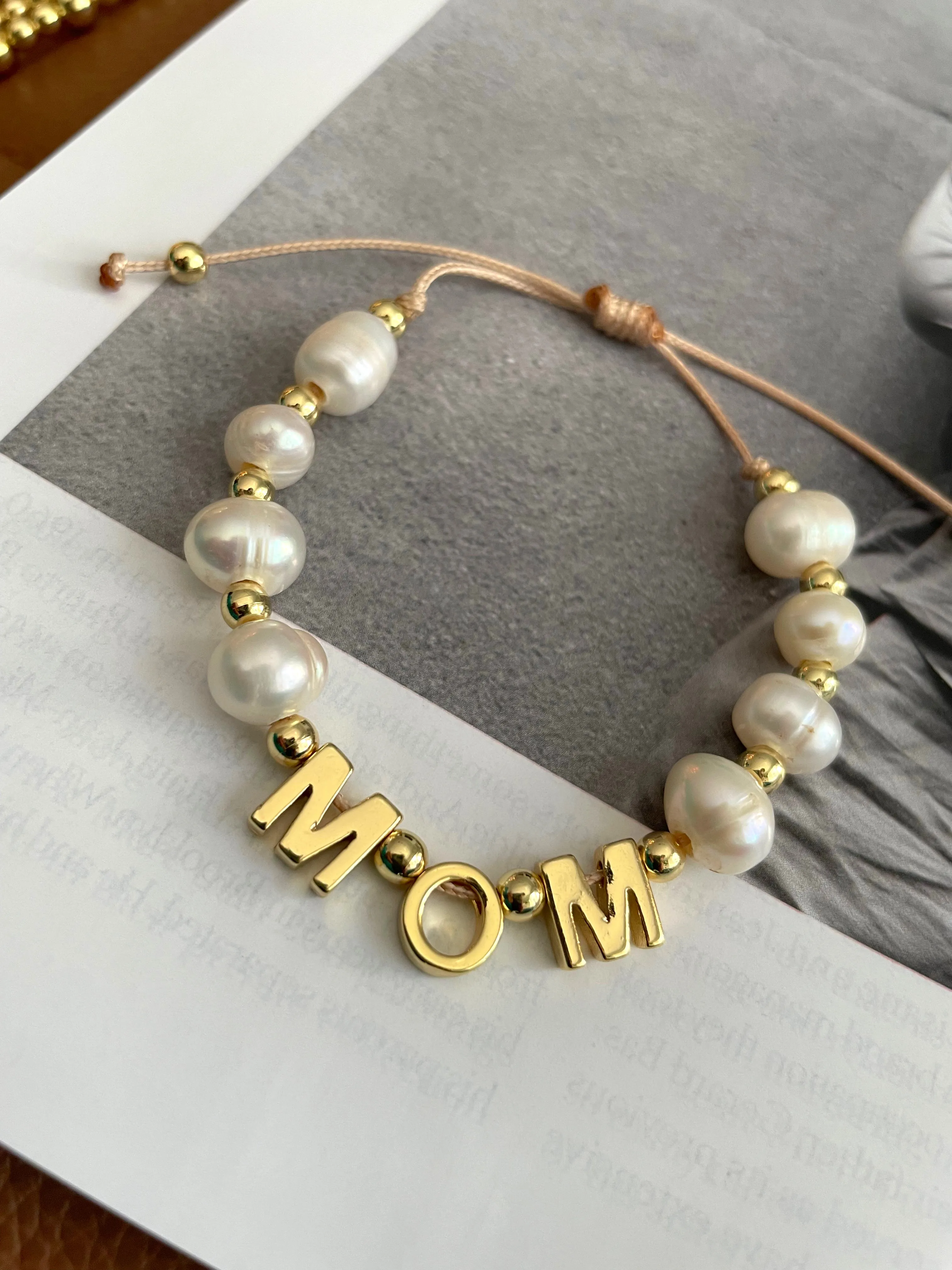 MOM pearled adjustable bracelet